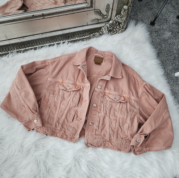 American Eagle Outfitters Jackets & Blazers - American Eagle Outfitters Crop denim jacket size medium. Good preowned condition